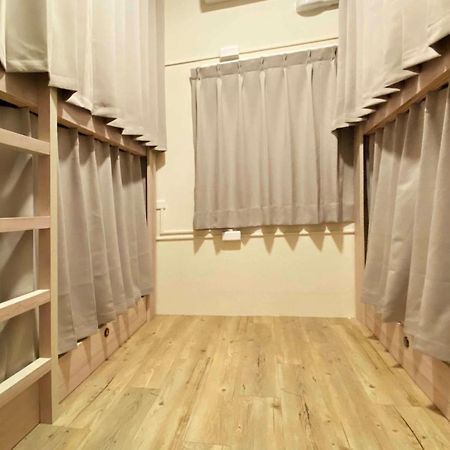 1881 Ya Ka Hostel Тайнань Экстерьер фото