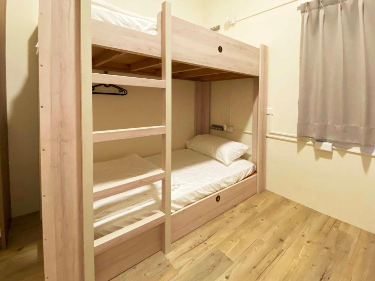 1881 Ya Ka Hostel Тайнань Экстерьер фото