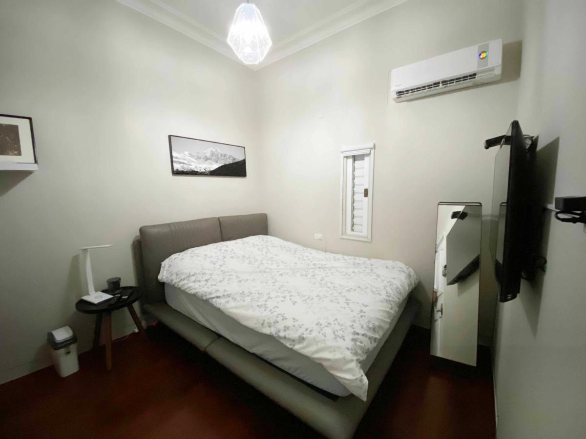 1881 Ya Ka Hostel Тайнань Экстерьер фото
